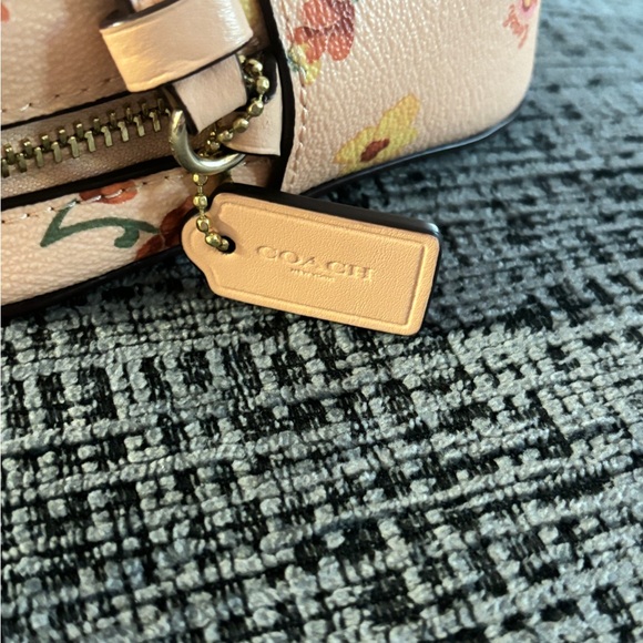 Coach camera crossbody bag - Picture 6 of 6